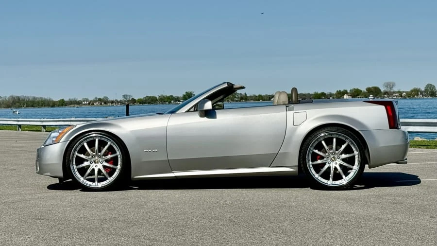 2005 Cadillac XLR - Image 6 of 27