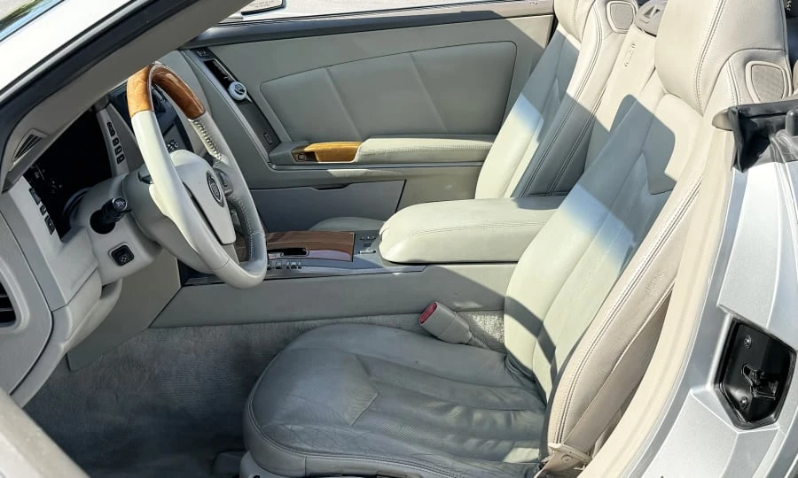 2005 Cadillac XLR - Image 17 of 27