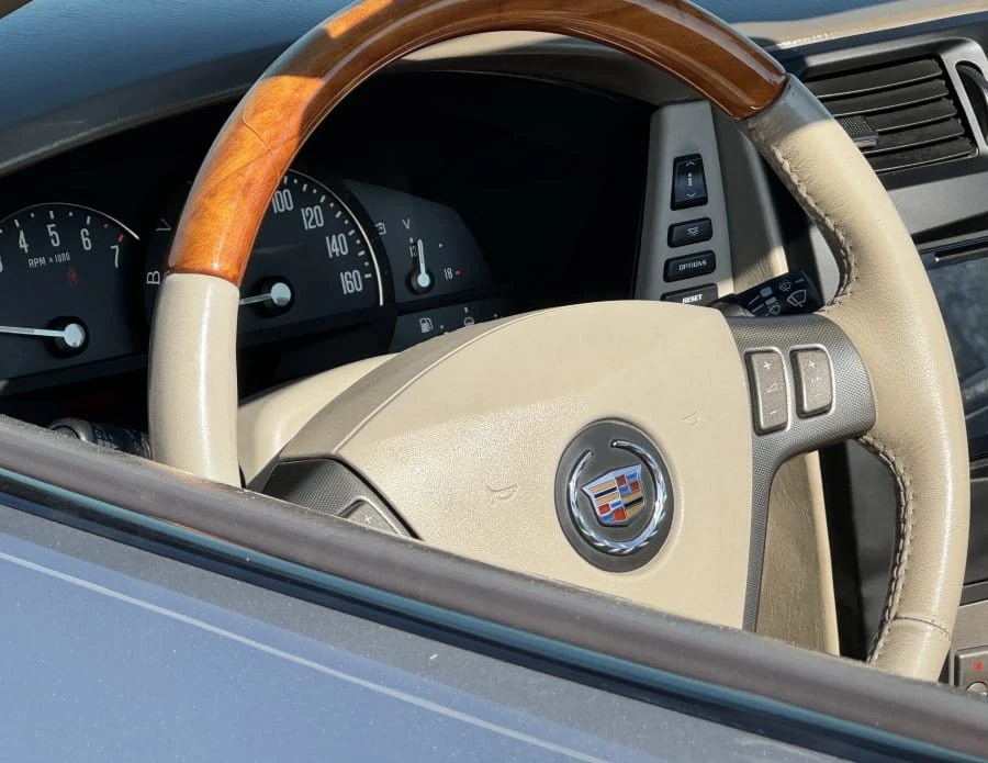 2005 Cadillac XLR - Image 22 of 27