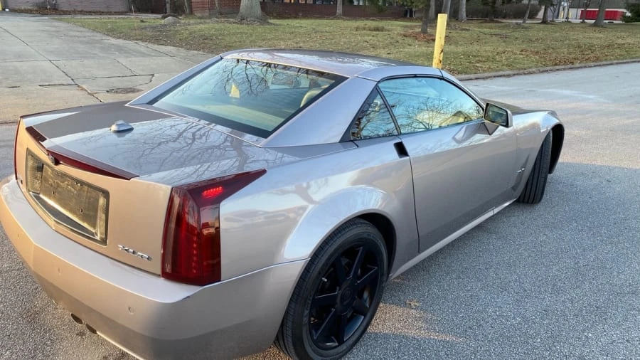 2005 Cadillac XLR - Image 6 of 11