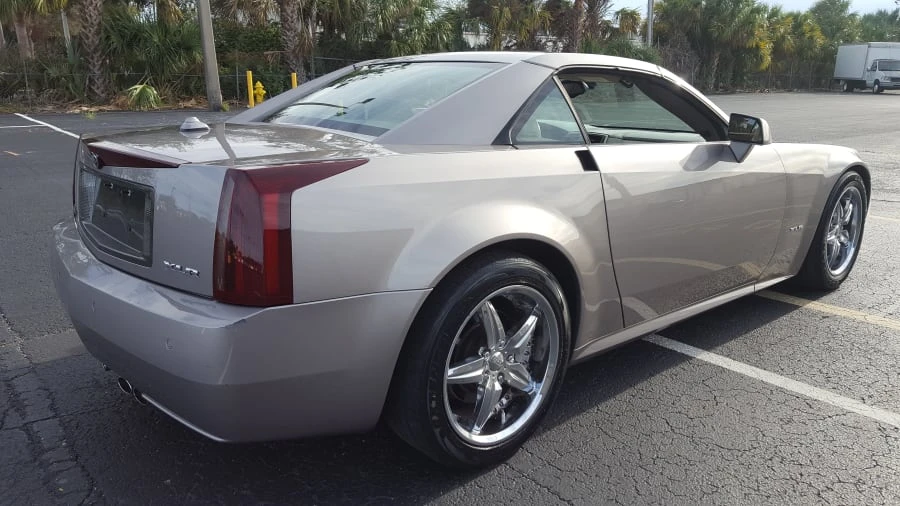 2005 Cadillac XLR - Image 3 of 11
