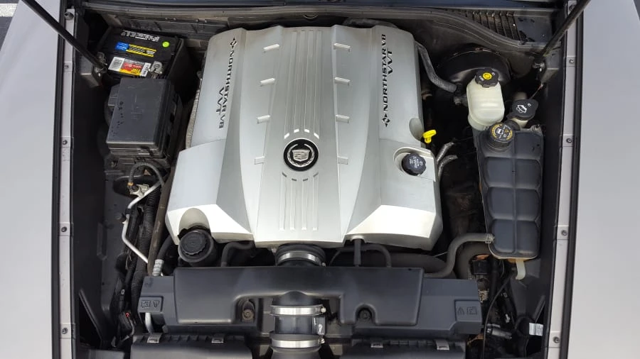 2005 Cadillac XLR - Image 7 of 11