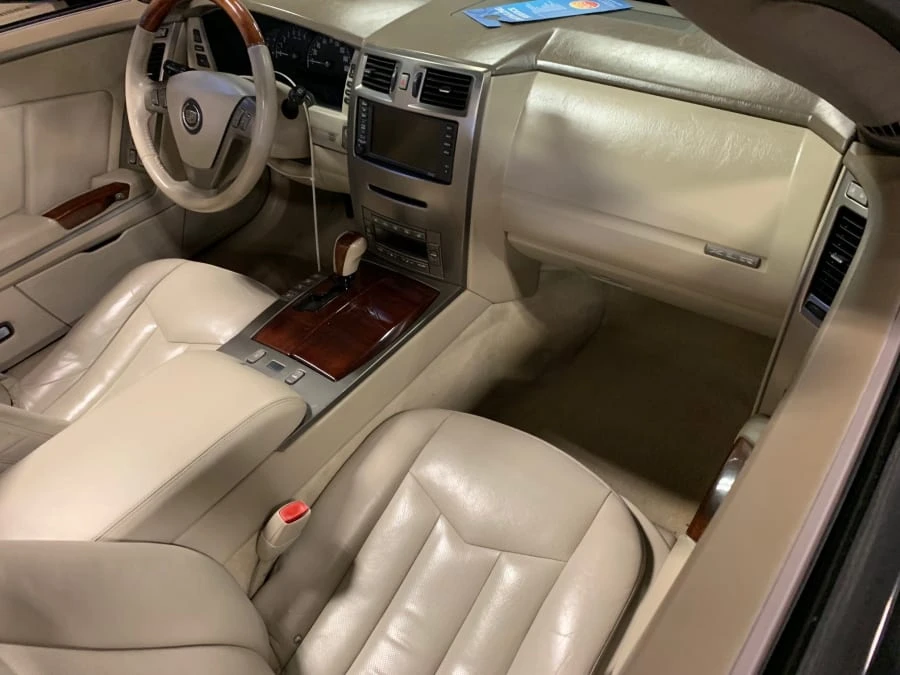 2005 Cadillac XLR - Image 5 of 6