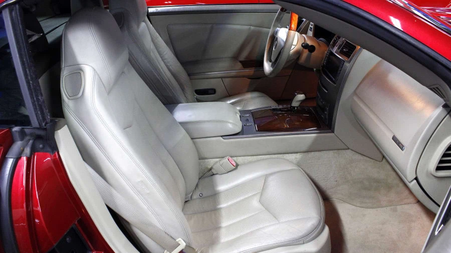 2005 Cadillac XLR - Image 5 of 9