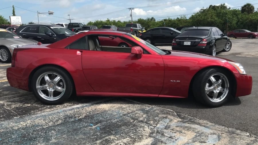 2005 Cadillac XLR - Image 2 of 10
