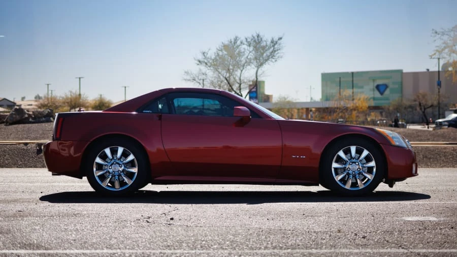 2005 Cadillac XLR - Image 13 of 31