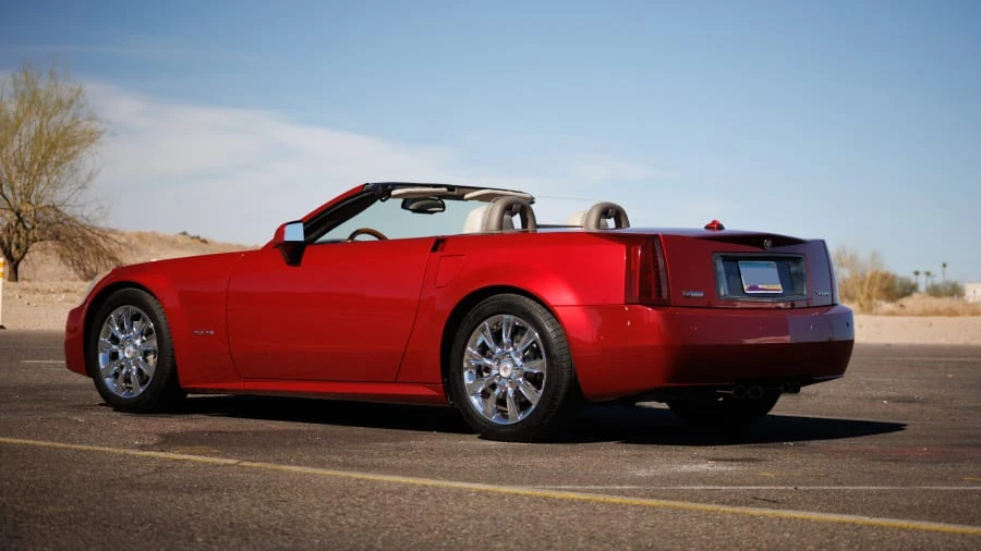 2005 Cadillac XLR - Image 14 of 31