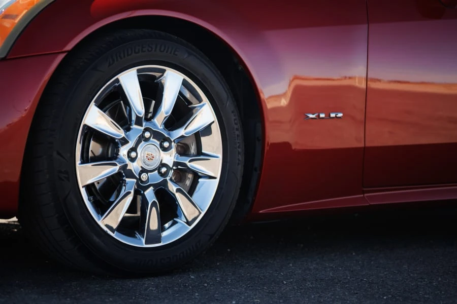 2005 Cadillac XLR - Image 7 of 31