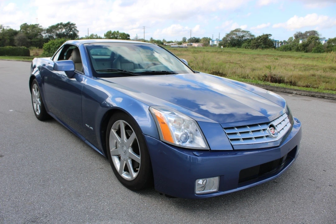 2005 Cadillac XLR - Image 15 of 21