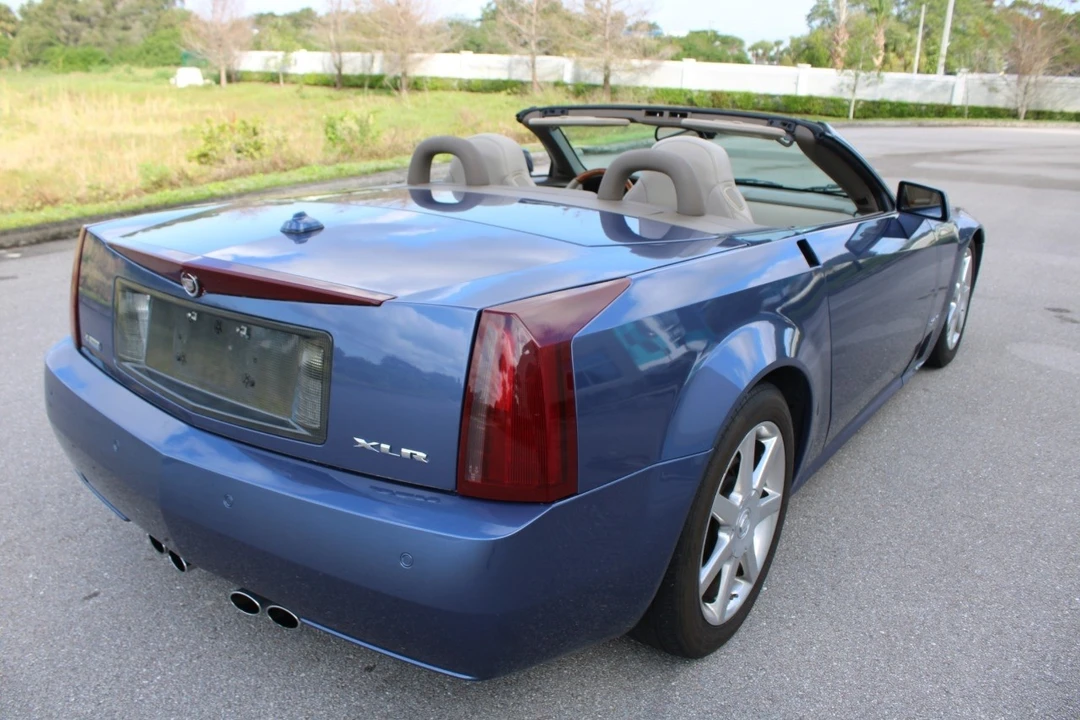 2005 Cadillac XLR - Image 8 of 12