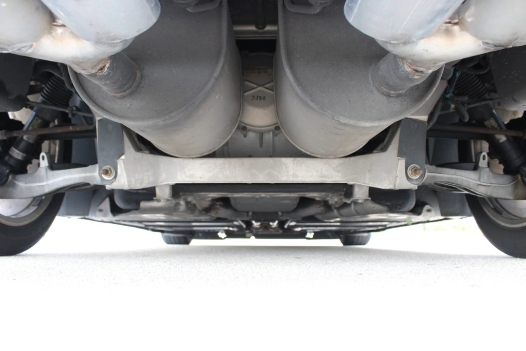2005 Cadillac XLR - Image 19 of 21