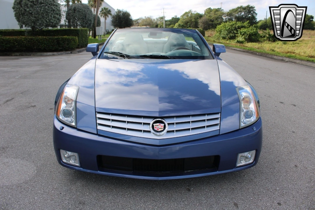 2005 Cadillac XLR - Image 3 of 12