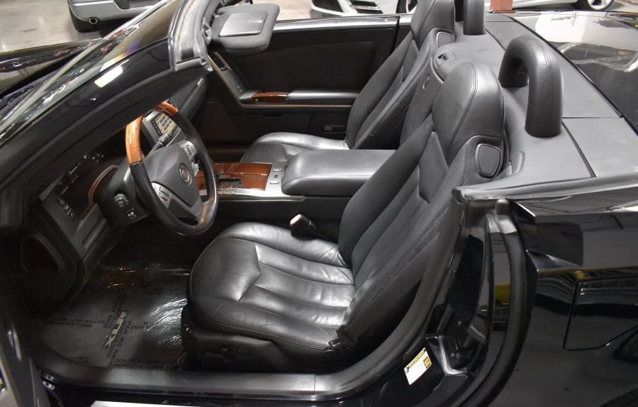 2005 Cadillac XLR - Image 5 of 6