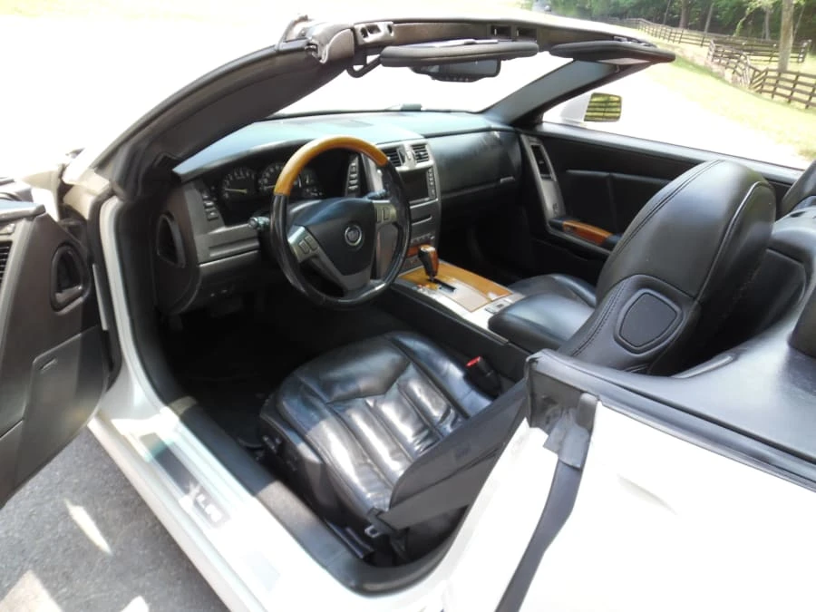 2005 Cadillac XLR - Image 3 of 12