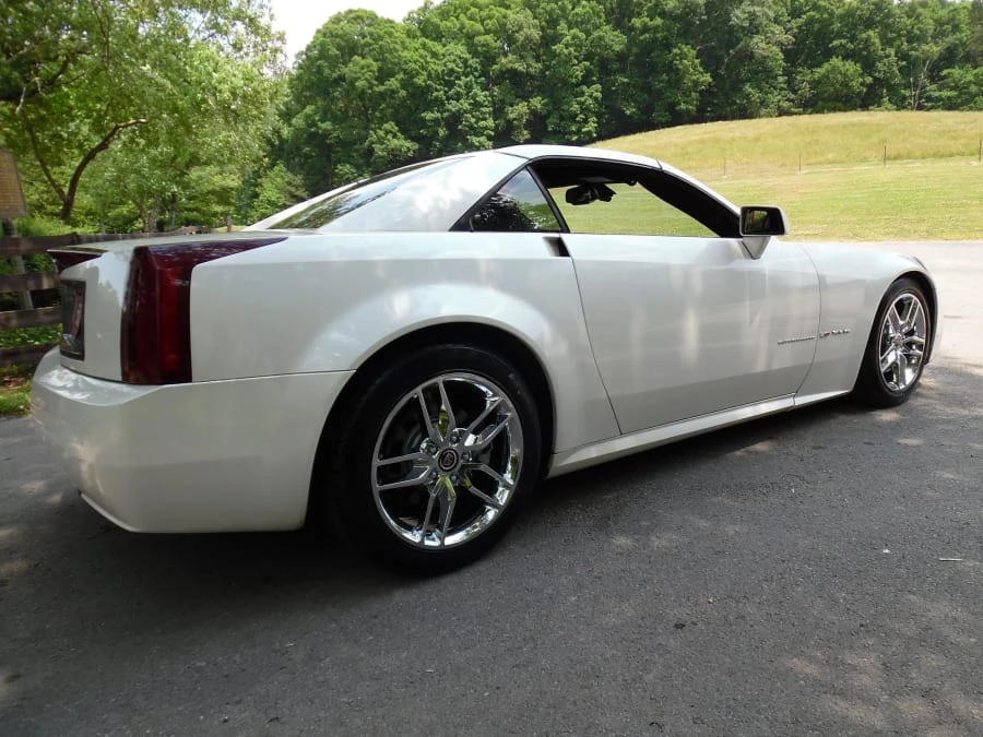 2005 Cadillac XLR - Image 7 of 12