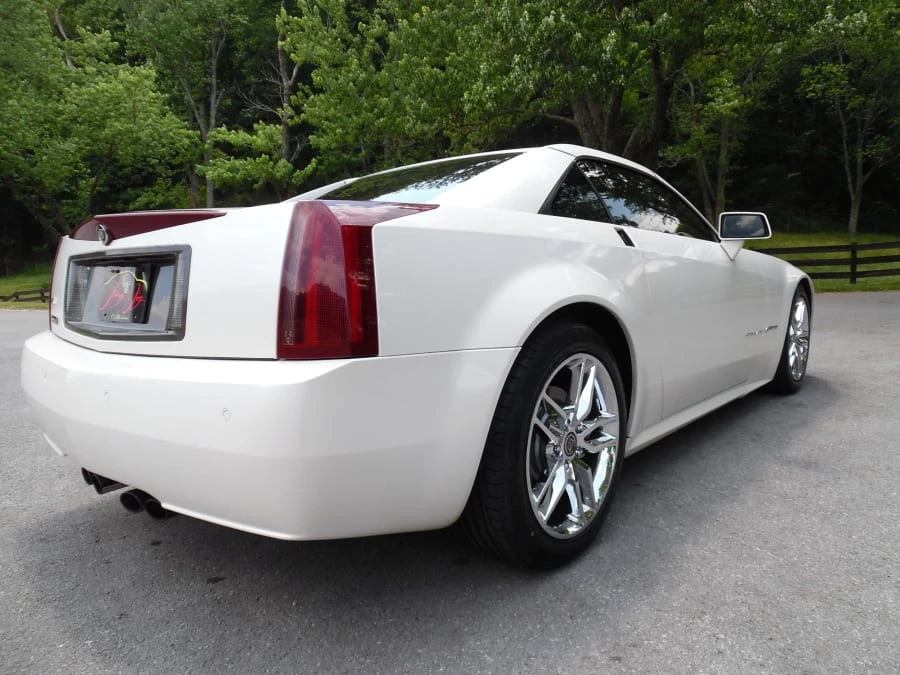 2005 Cadillac XLR - Image 8 of 12