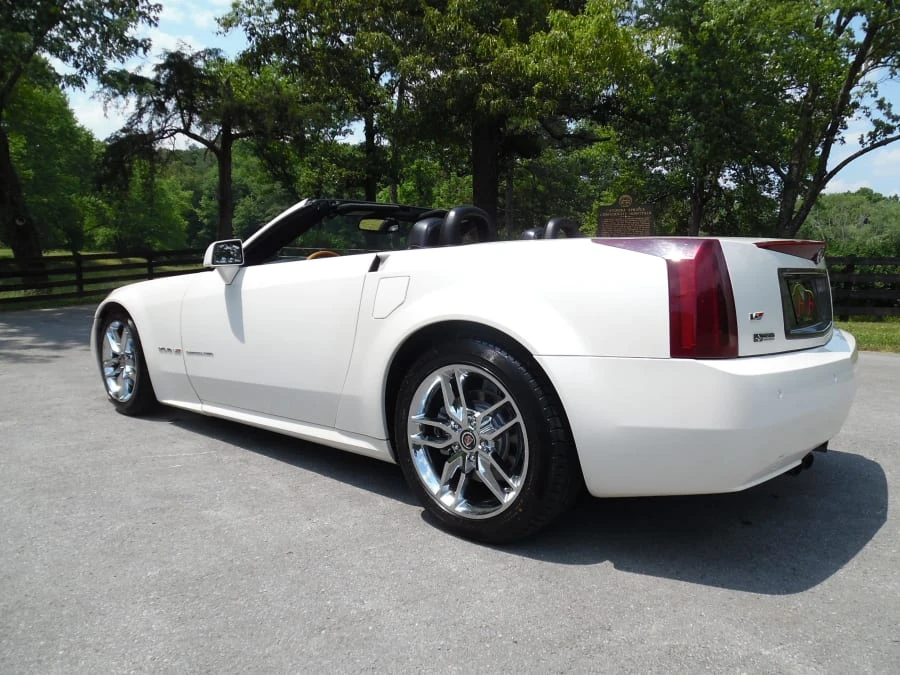 2005 Cadillac XLR - Image 10 of 12