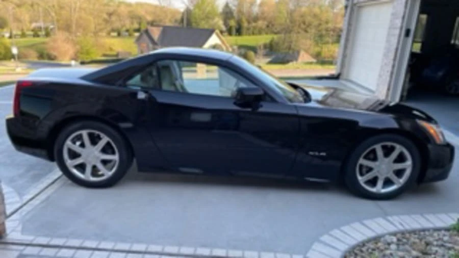 2005 Cadillac XLR - Image 2 of 11