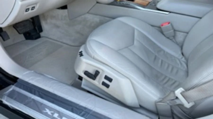 2005 Cadillac XLR - Image 5 of 11