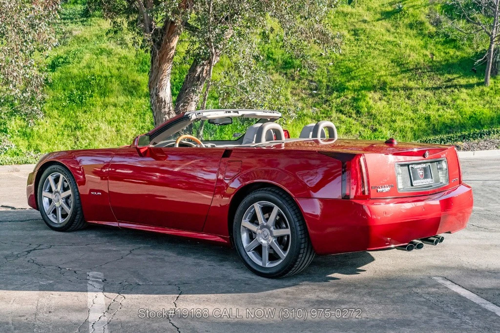 2005 Cadillac XLR - Image 10 of 12