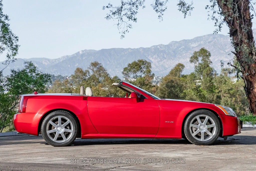 2005 Cadillac XLR - Image 6 of 12