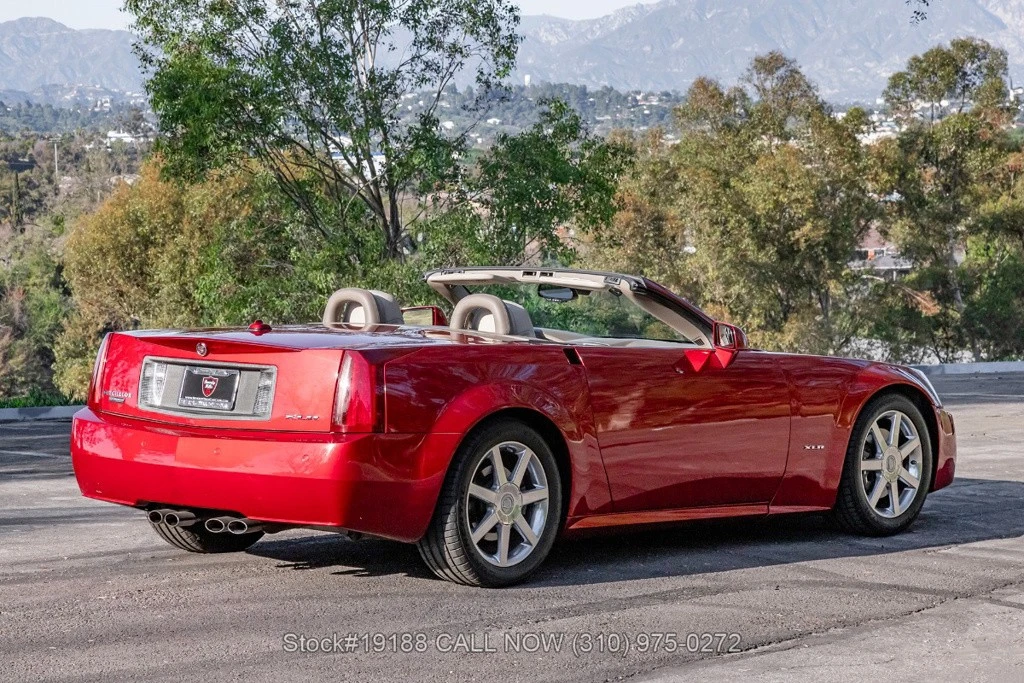 2005 Cadillac XLR - Image 7 of 12
