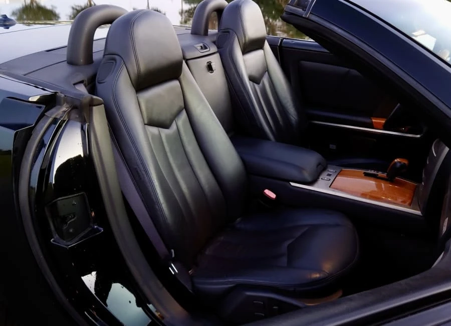 2005 Cadillac XLR - Image 23 of 28