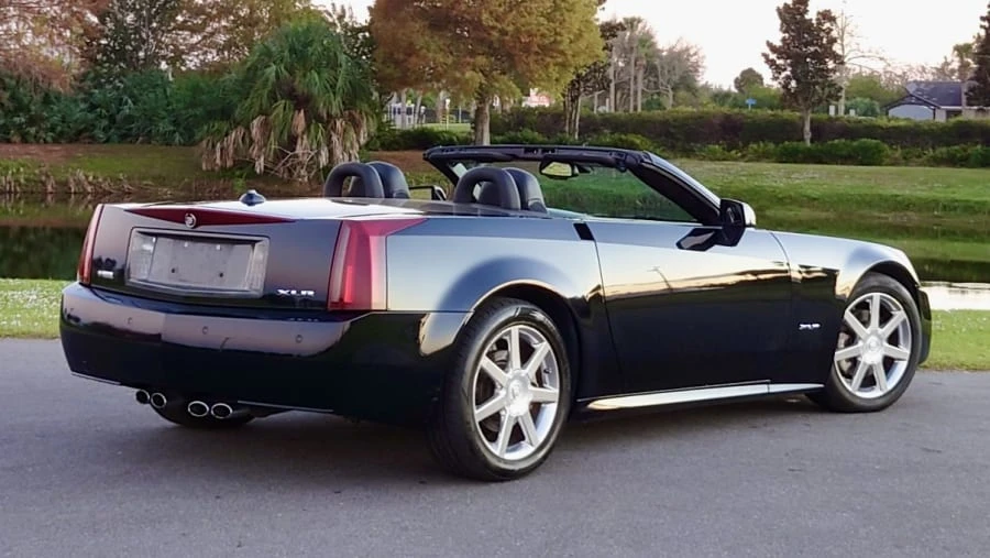 2005 Cadillac XLR - Image 3 of 28