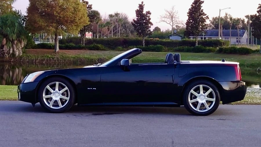 2005 Cadillac XLR - Image 19 of 28
