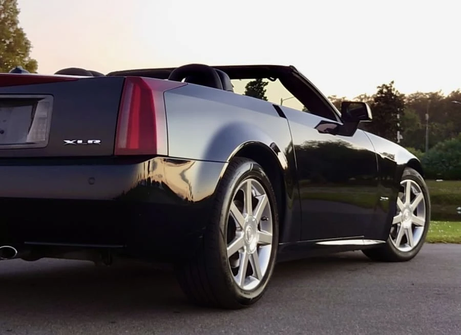 2005 Cadillac XLR - Image 14 of 28
