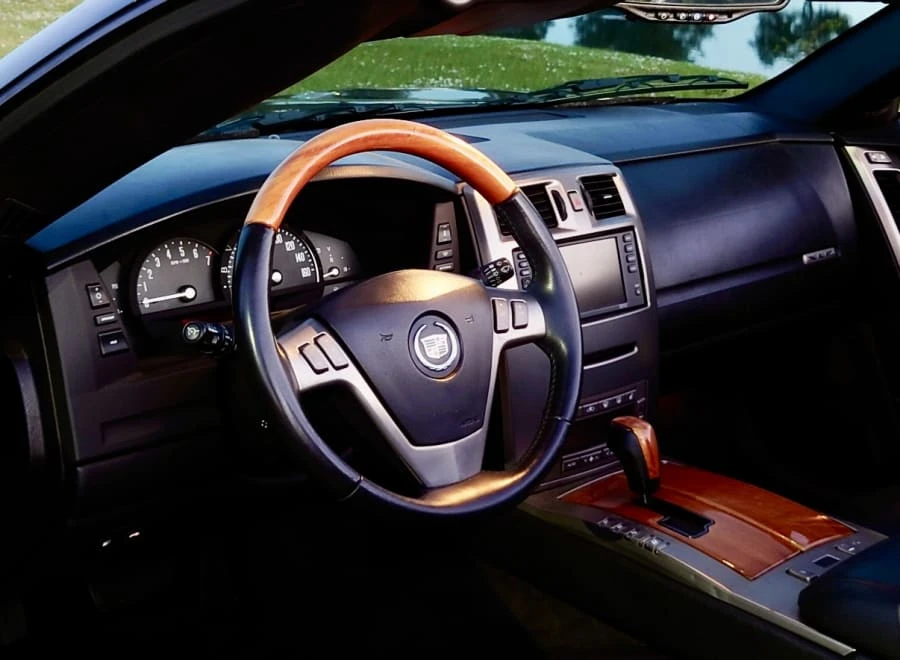 2005 Cadillac XLR - Image 24 of 28