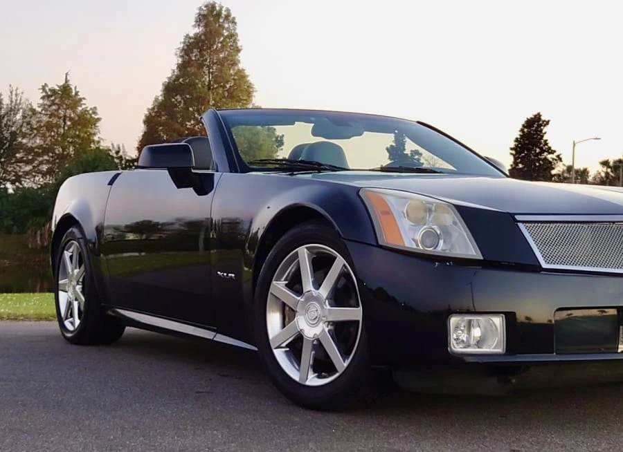 2005 Cadillac XLR - Image 18 of 28