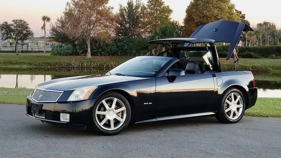 2005 Cadillac XLR - Image 11 of 28