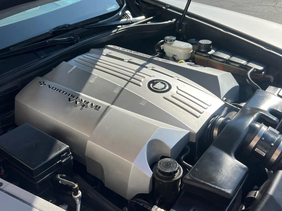 2005 Cadillac XLR - Image 9 of 10