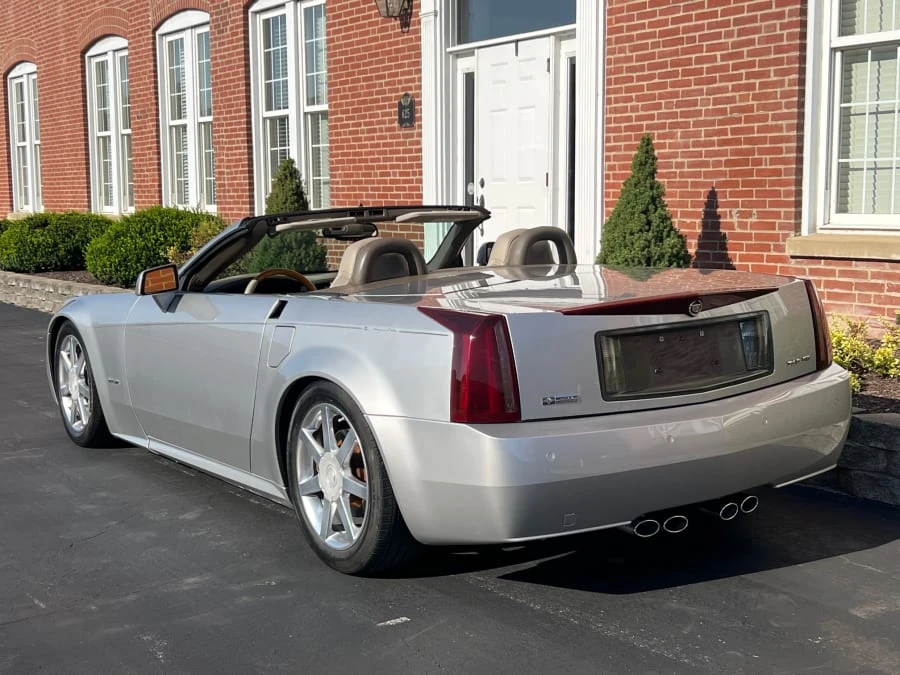 2005 Cadillac XLR - Image 3 of 10