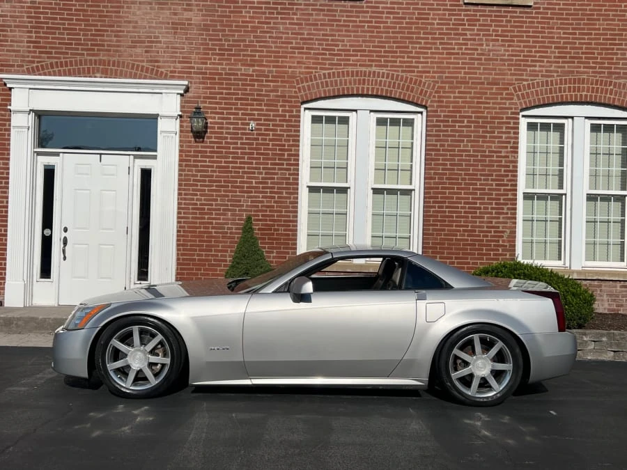 2005 Cadillac XLR - Image 5 of 10