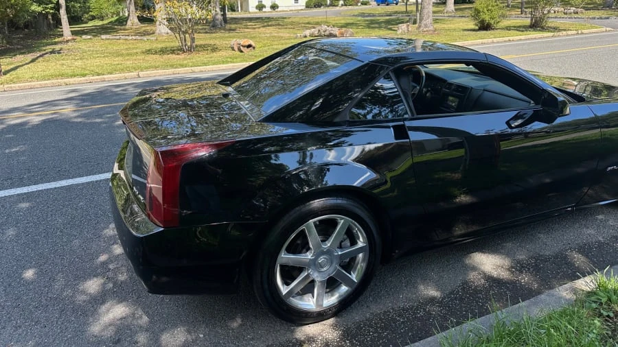 2005 Cadillac XLR - Image 5 of 8
