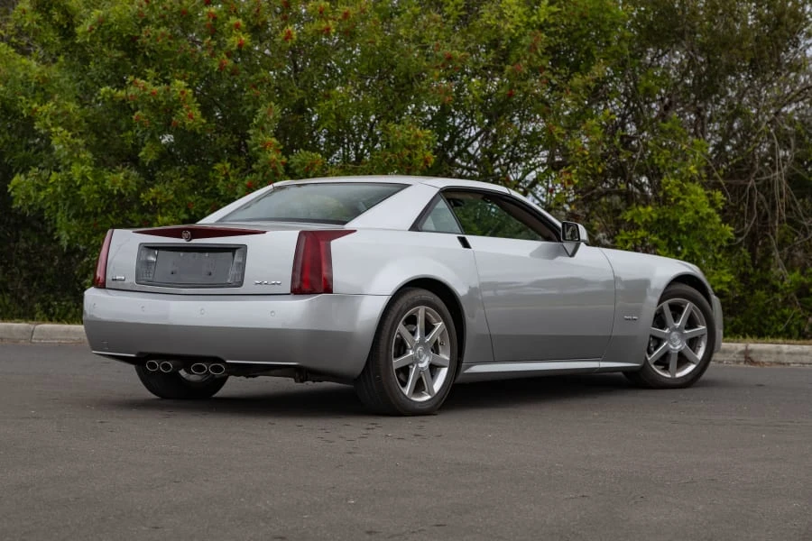 2005 Cadillac XLR - Image 3 of 31