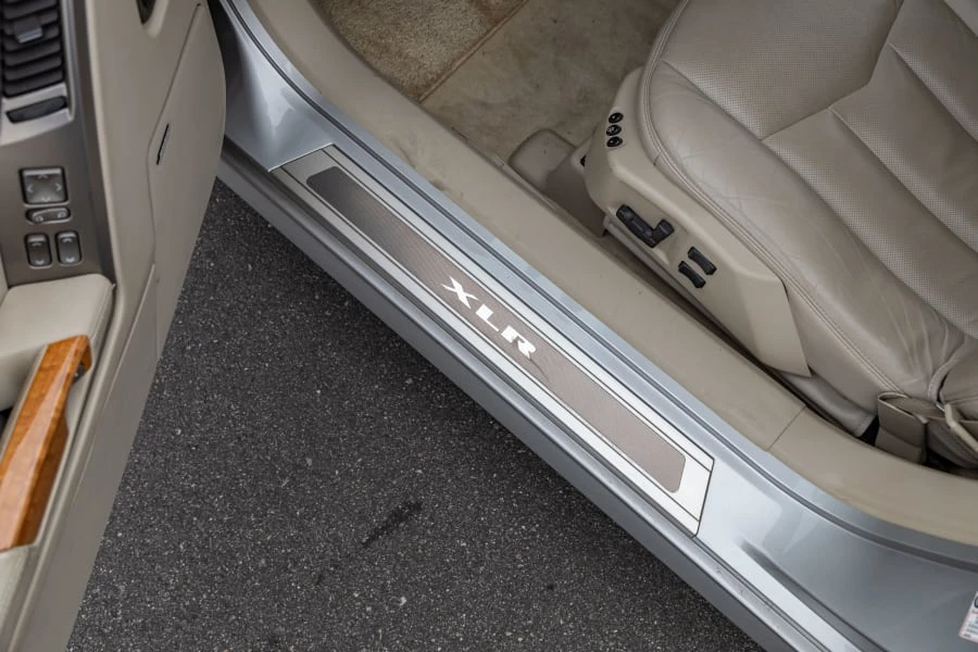 2005 Cadillac XLR - Image 19 of 31