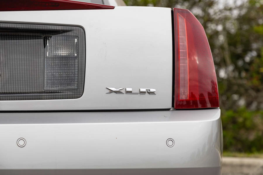 2005 Cadillac XLR - Image 8 of 31