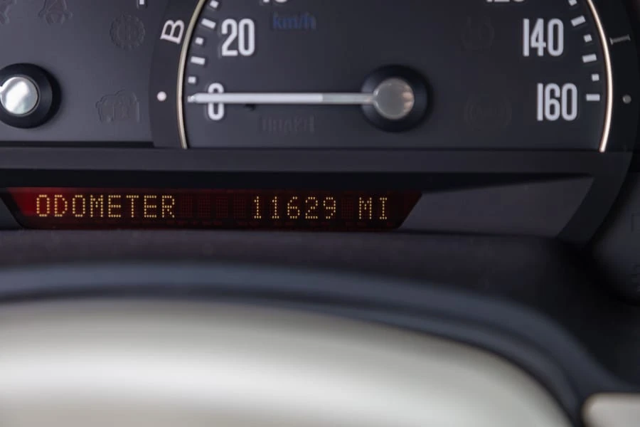 2005 Cadillac XLR - Image 14 of 31