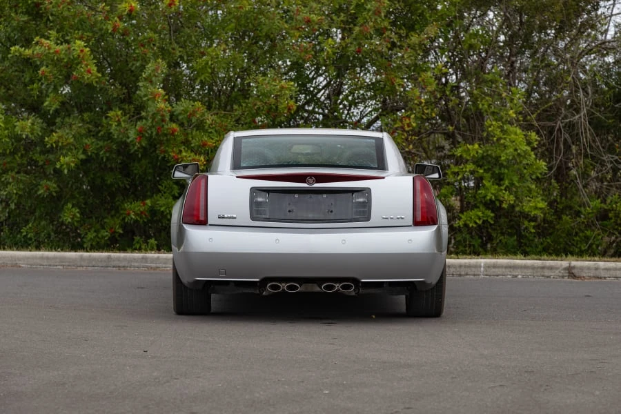 2005 Cadillac XLR - Image 5 of 31