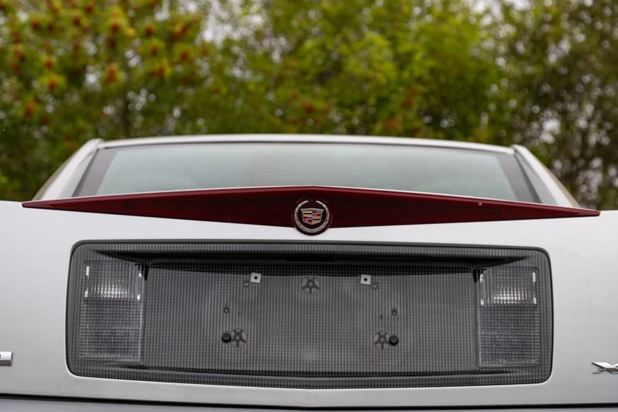 2005 Cadillac XLR - Image 7 of 31