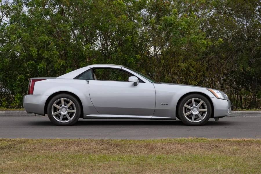 2005 Cadillac XLR - Image 12 of 31