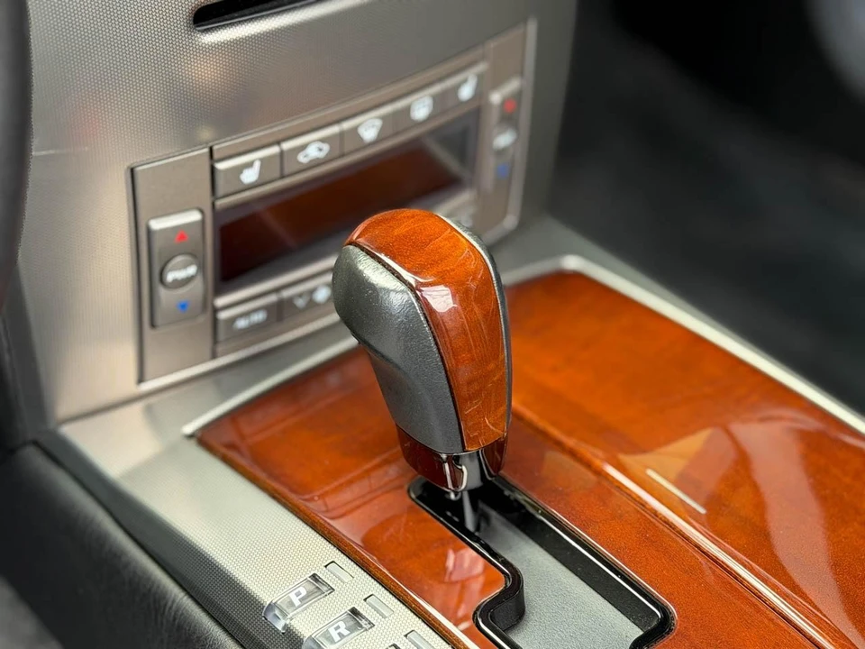 2005 Cadillac XLR - Image 28 of 31