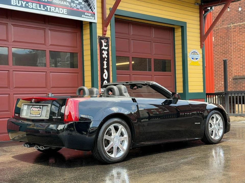 2005 Cadillac XLR - Image 5 of 31