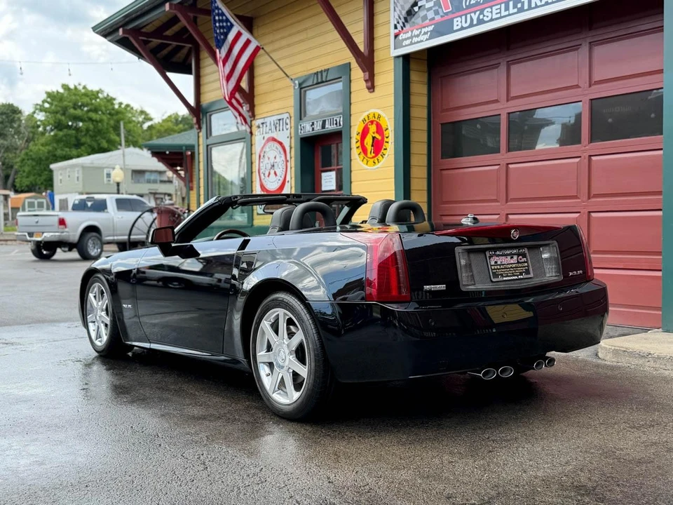 2005 Cadillac XLR - Image 11 of 31