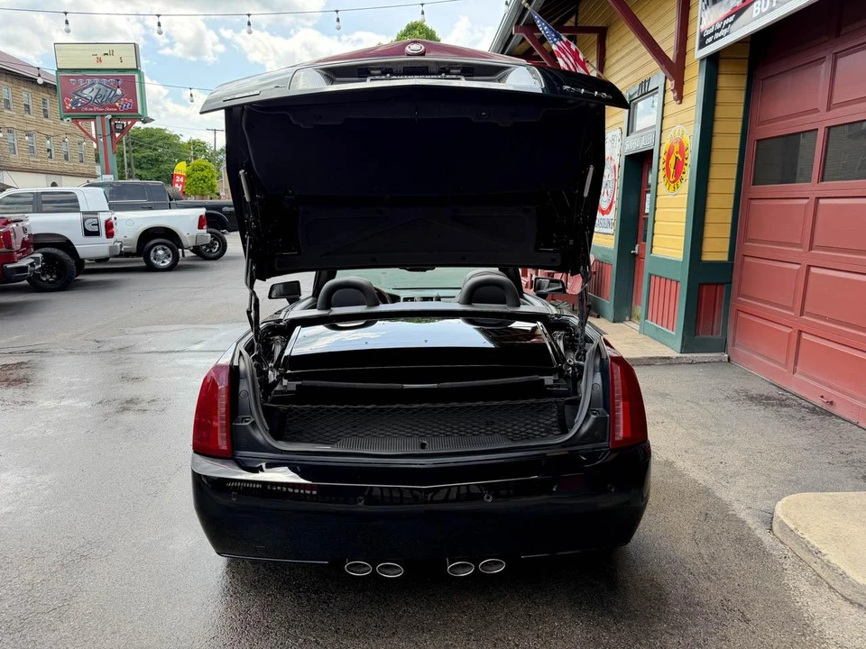 2005 Cadillac XLR - Image 29 of 31