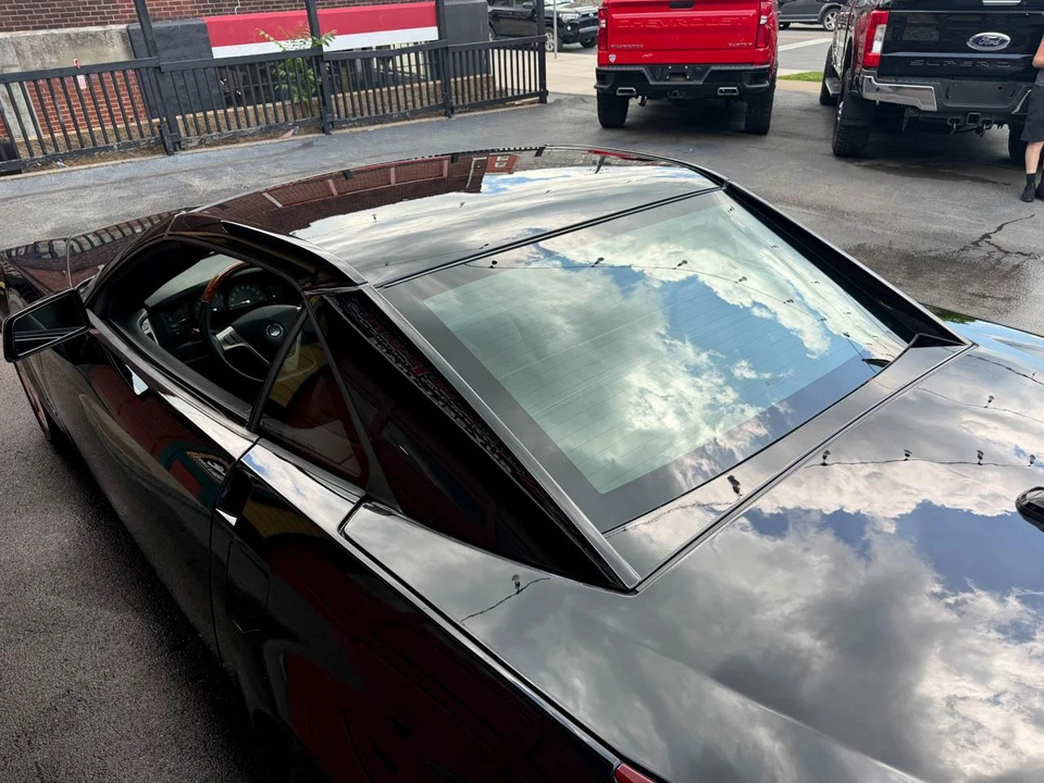2005 Cadillac XLR - Image 23 of 31