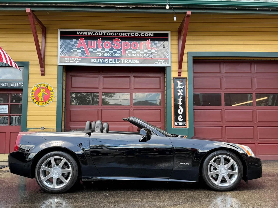 2005 Cadillac XLR - Image 4 of 31